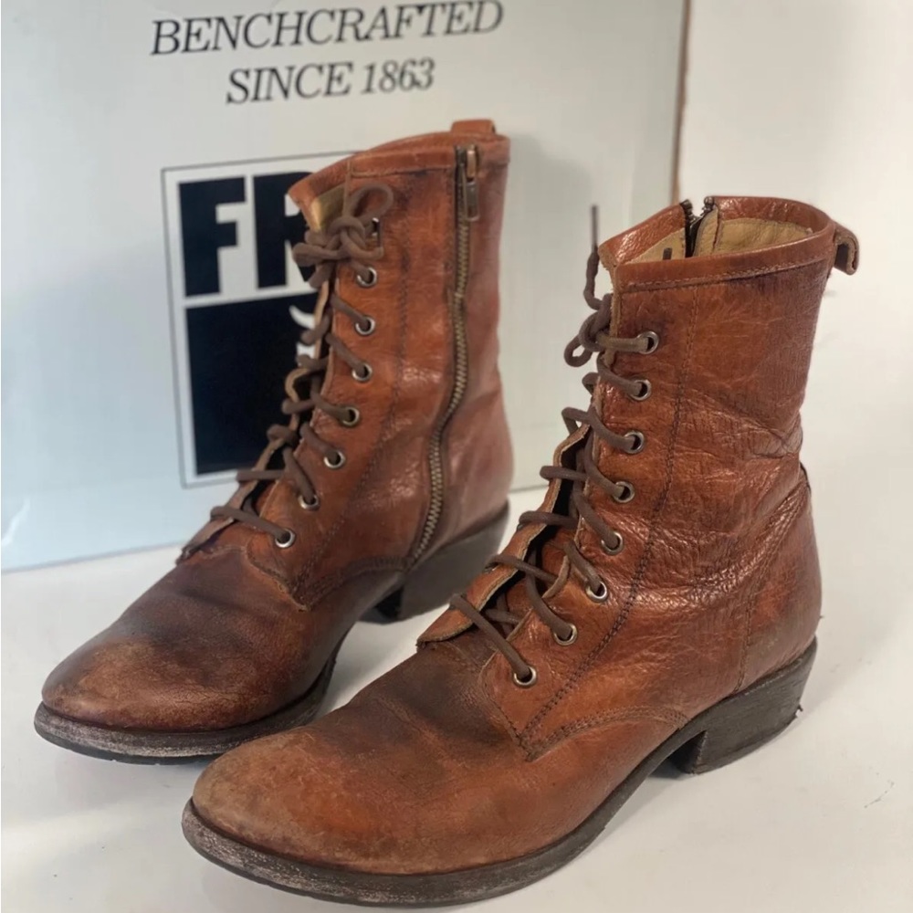 FRYE Womens Carson Lug Lace Up Cognac Brown Leather 76208 Antiqued Sz 9.5 Boots